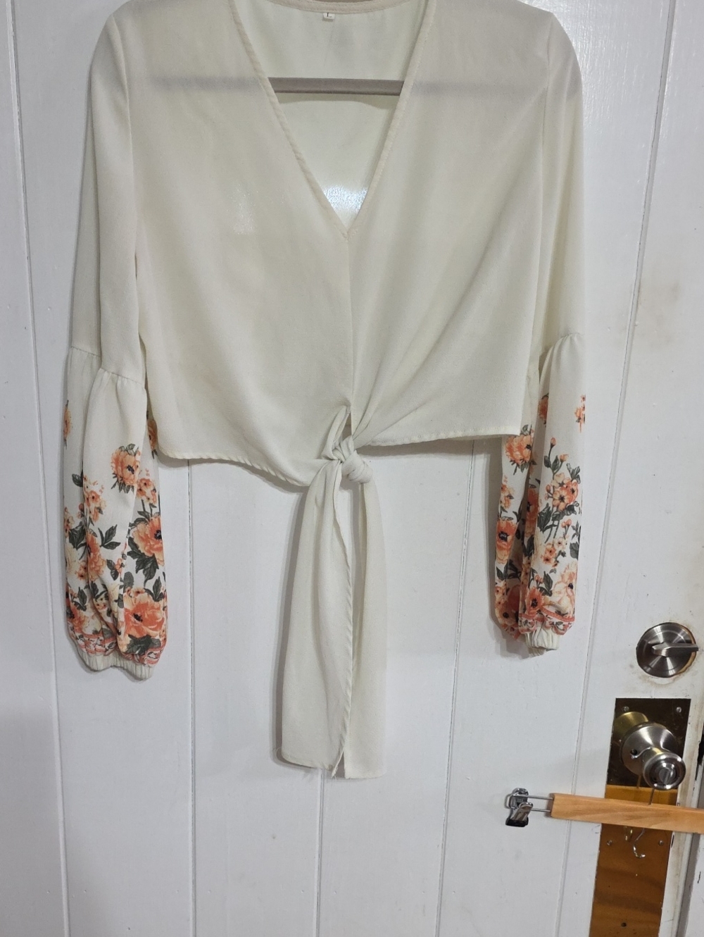 Shein Women's Blouse Cream Floral Peasant Sleeves Cropped Tie Hem BoHo Sz L EUC